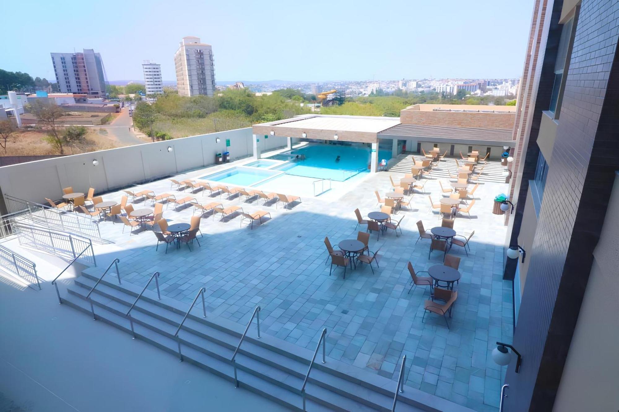 Piazza Diroma Com Acesso Ao Acqua Park Apartment Caldas Novas Bagian luar foto